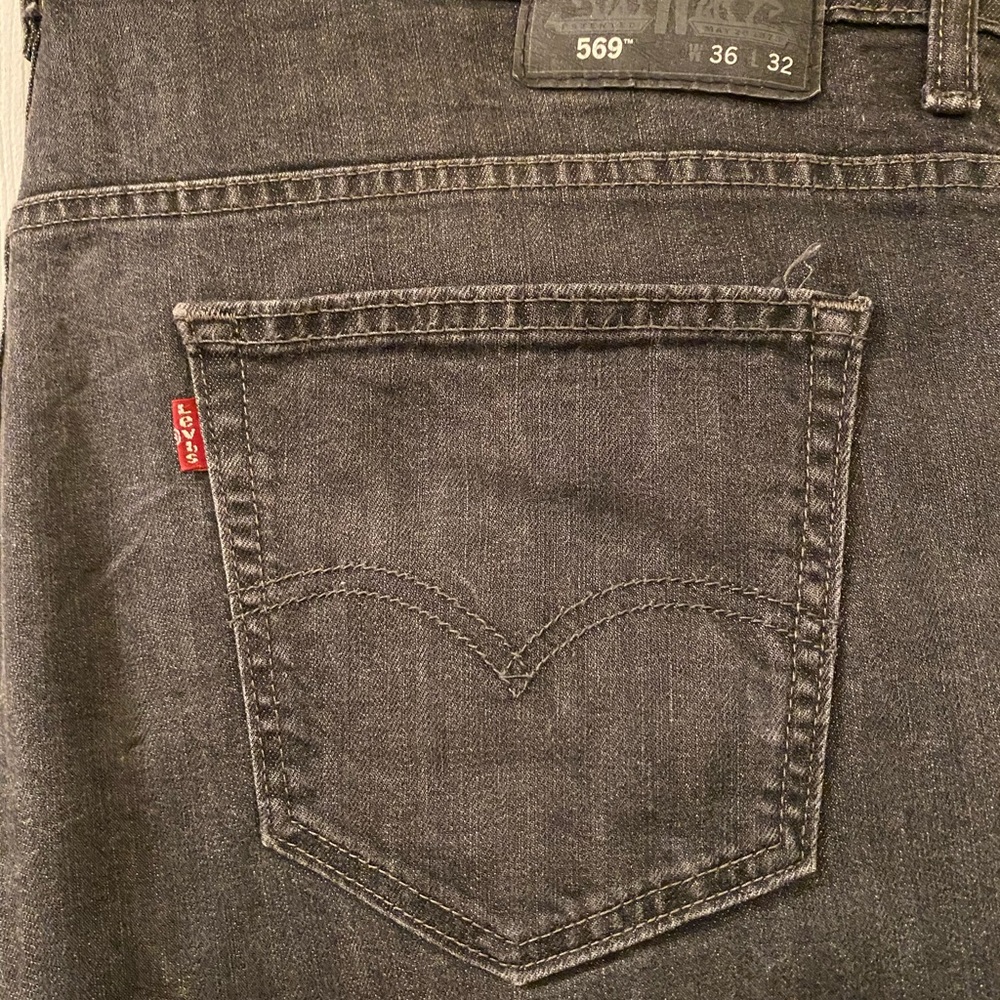 Levi’s No. 569 Black Rinsed Jeans! Size: 36 x 32